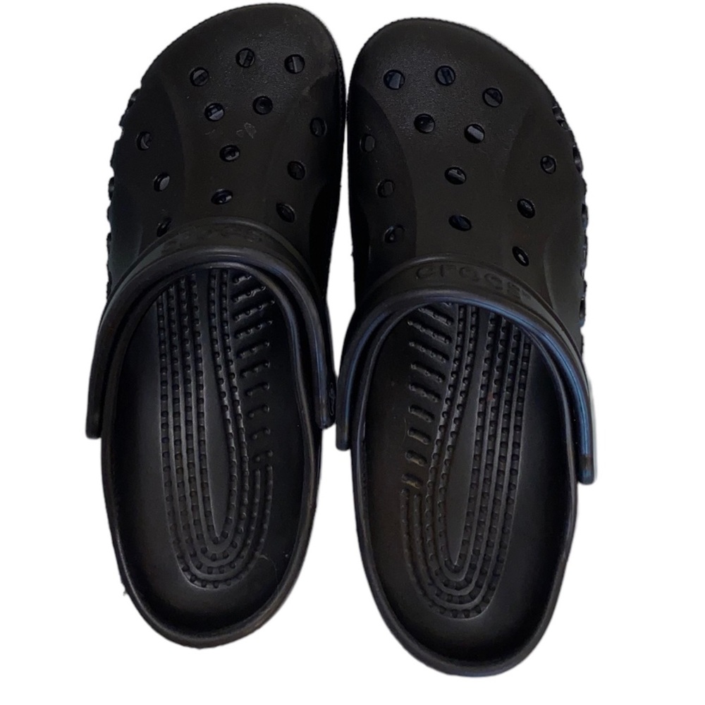 Black Crocs